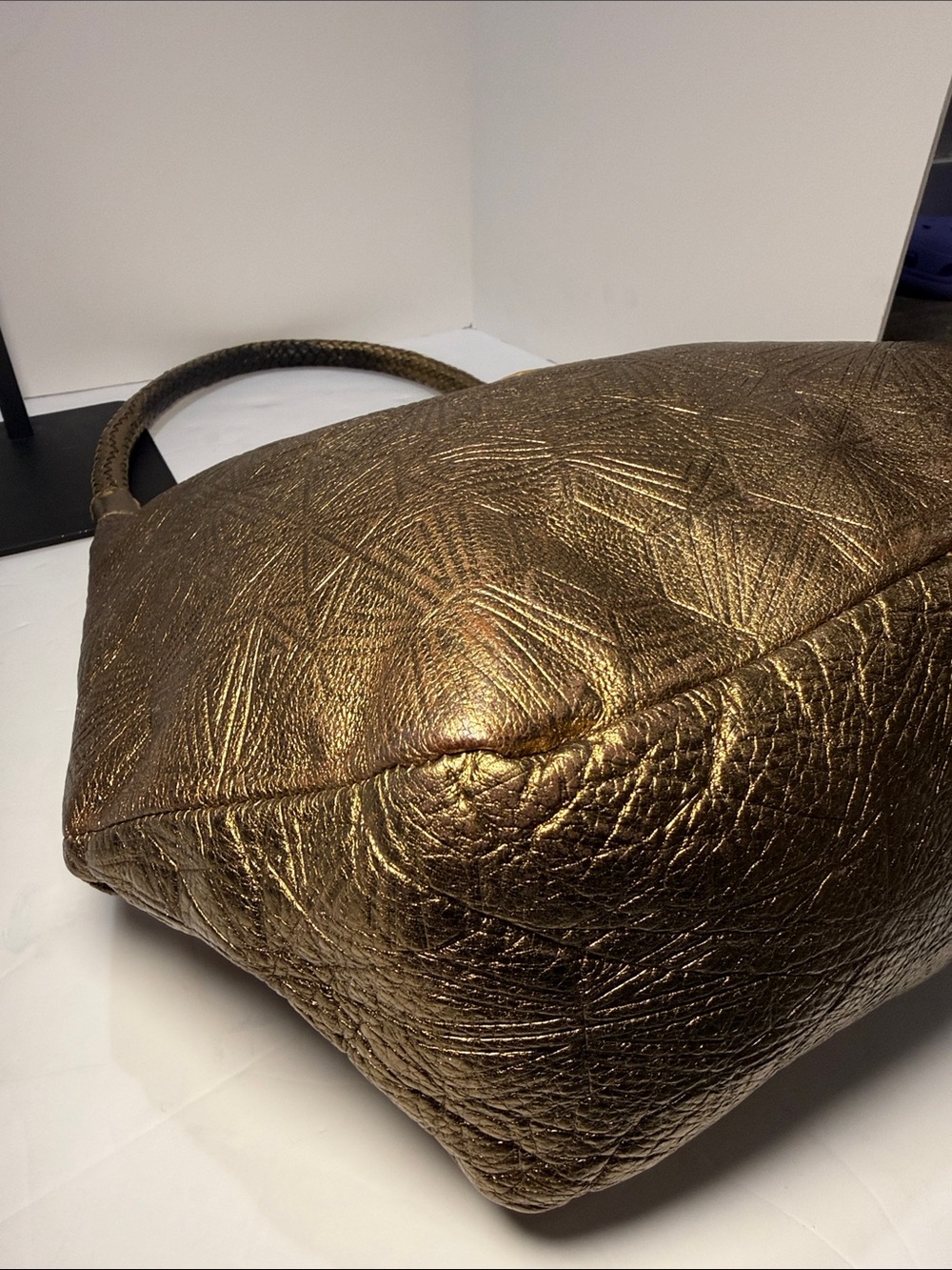 Bulgari × Matthew Williamson Limited Edition Metallic Gold Hobo Bag - Picture 7 of 15